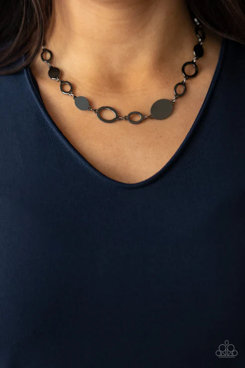 Working OVAL-time - Black Necklace